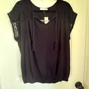 NWT eri + ali Black Crochet Yoke Peasant Top – Size Large